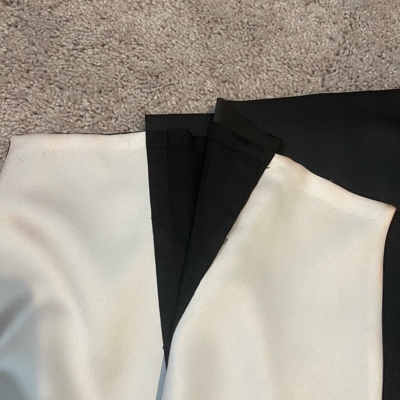 Black and white satin formal gown - Picture 6 of 6